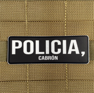 Tactical Outfitters me baise doucement avec un patch de moral en PVC pour scie à chaîne