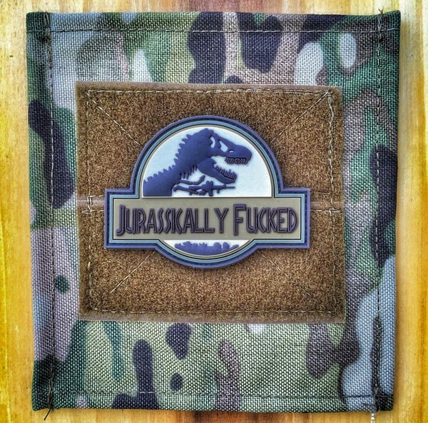 Patch moral en PVC baisé jurassiquement