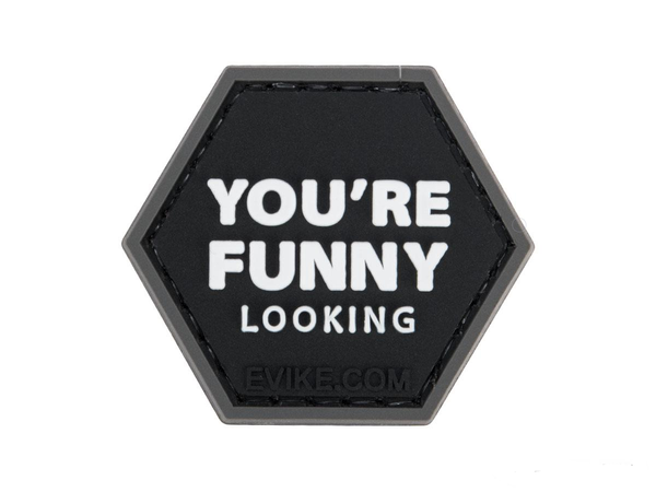 You're Funny Looking - Catchphrase Series 6 - Patch de moral hexagonal en PVC